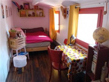 Roomlala | Großes Schlafzimmer mit Doppelbett Aubagne Centre