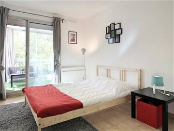 Roomlala | Großes Zimmer Mit Veranda – 20 M² – MA14