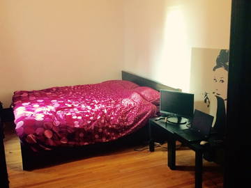 Roomlala | Grote kamer beschikbaar