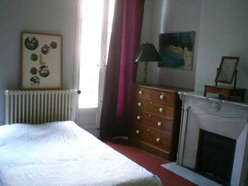 Roomlala | Grote kamer te huur op 10 minuten van de oude haven 