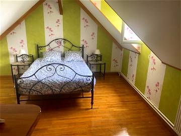 Roomlala | Grünes Zimmer mit 2 Betten (Kaffee oder Tee angeboten)