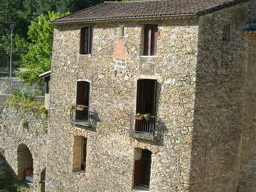 Bed And Breakfast Rogues 49157-3