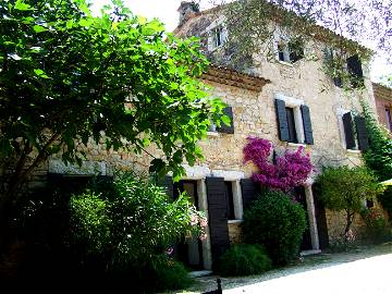 Roomlala | Guest Room For Rent In A Mas Provençal