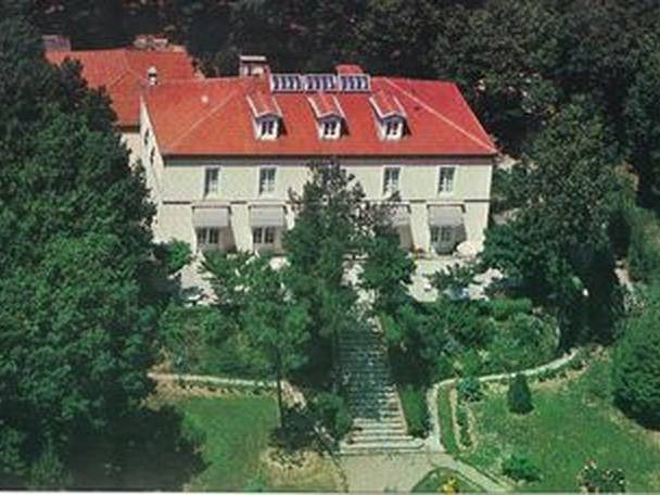 Bed And Breakfast Vacquiers 73646-1