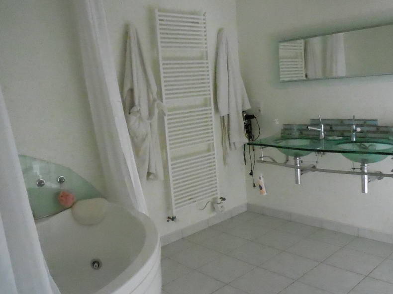 Habitaciones De Huéspedes Lescheroux 86429-4