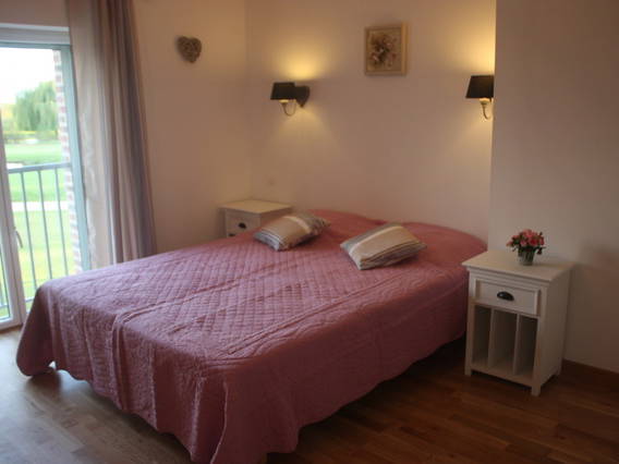 Habitaciones De Huéspedes La Bosse 27082-4