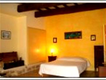 Roomlala | Guest Rooms For Rent In Grignan