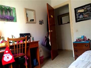 Roomlala | Habitación 250 Euros En Piso Compartido