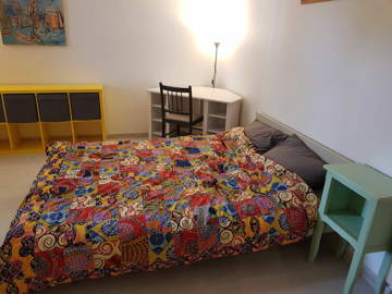 Roomlala | Habitación Amarilla 15m² Tranquila Con Desayuno