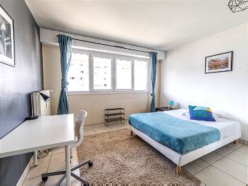 Roomlala | Habitación Amplia Y Confortable – 15m² - ST35