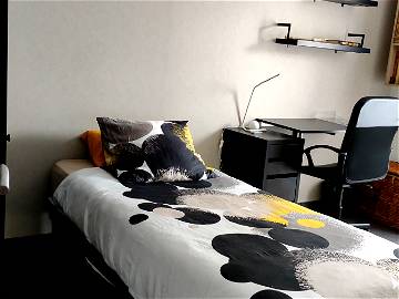 Roomlala | Habitación Amplia Y Confortable A 5 Minutos De Rouen