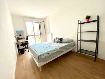 Roomlala | Habitación Amplia Y Luminosa – 14m² - CL7