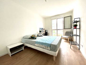 Roomlala | Habitación Amplia Y Luminosa – 15m² - CL8