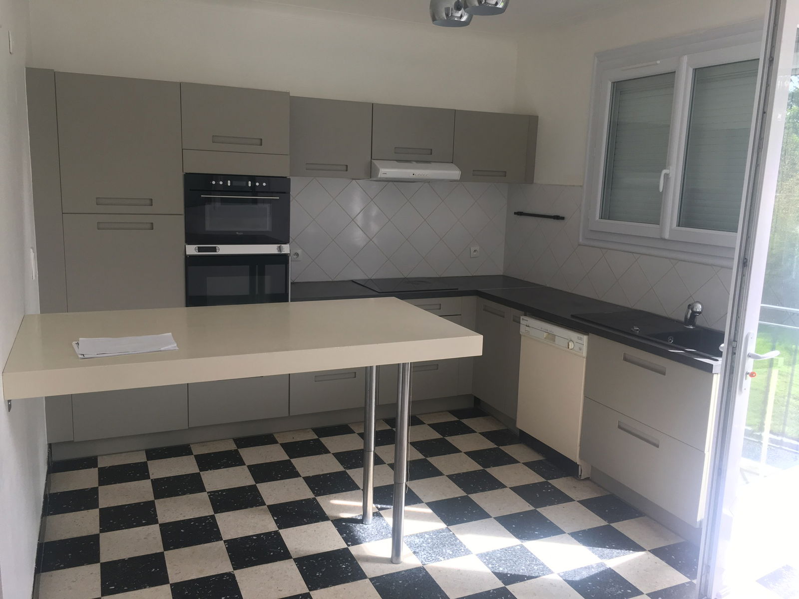 Colocación La Mézière 266881