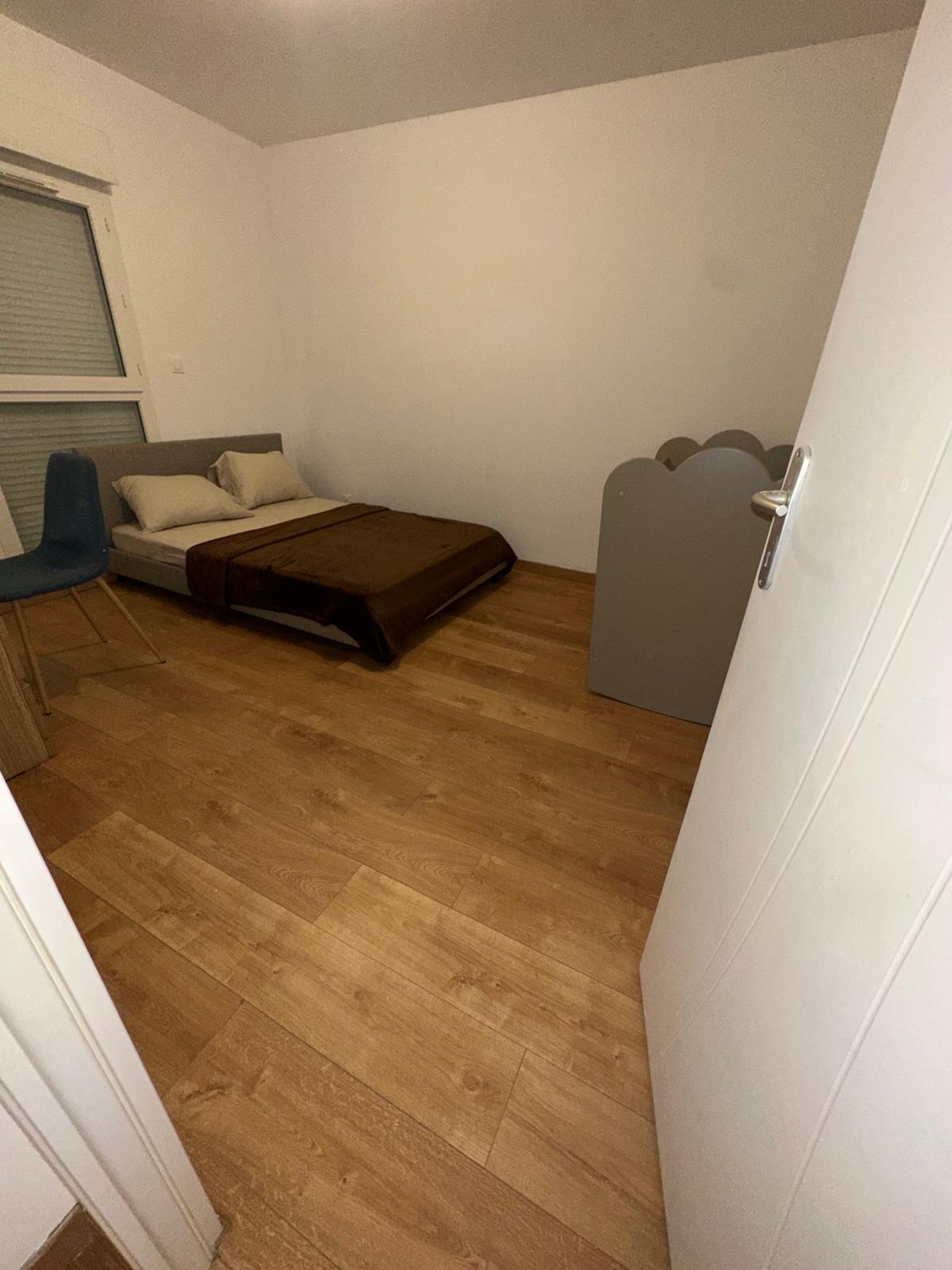 Habitación En Casa Del Anfitrión Sainte-Geneviève-des-Bois 669151