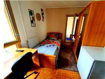 Roomlala | Habitación amueblada en una familia cerca de Lyon La-Partdieu