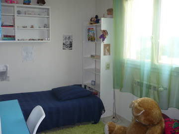 Roomlala | Habitación con aire acondicionado para mujeres solteras.