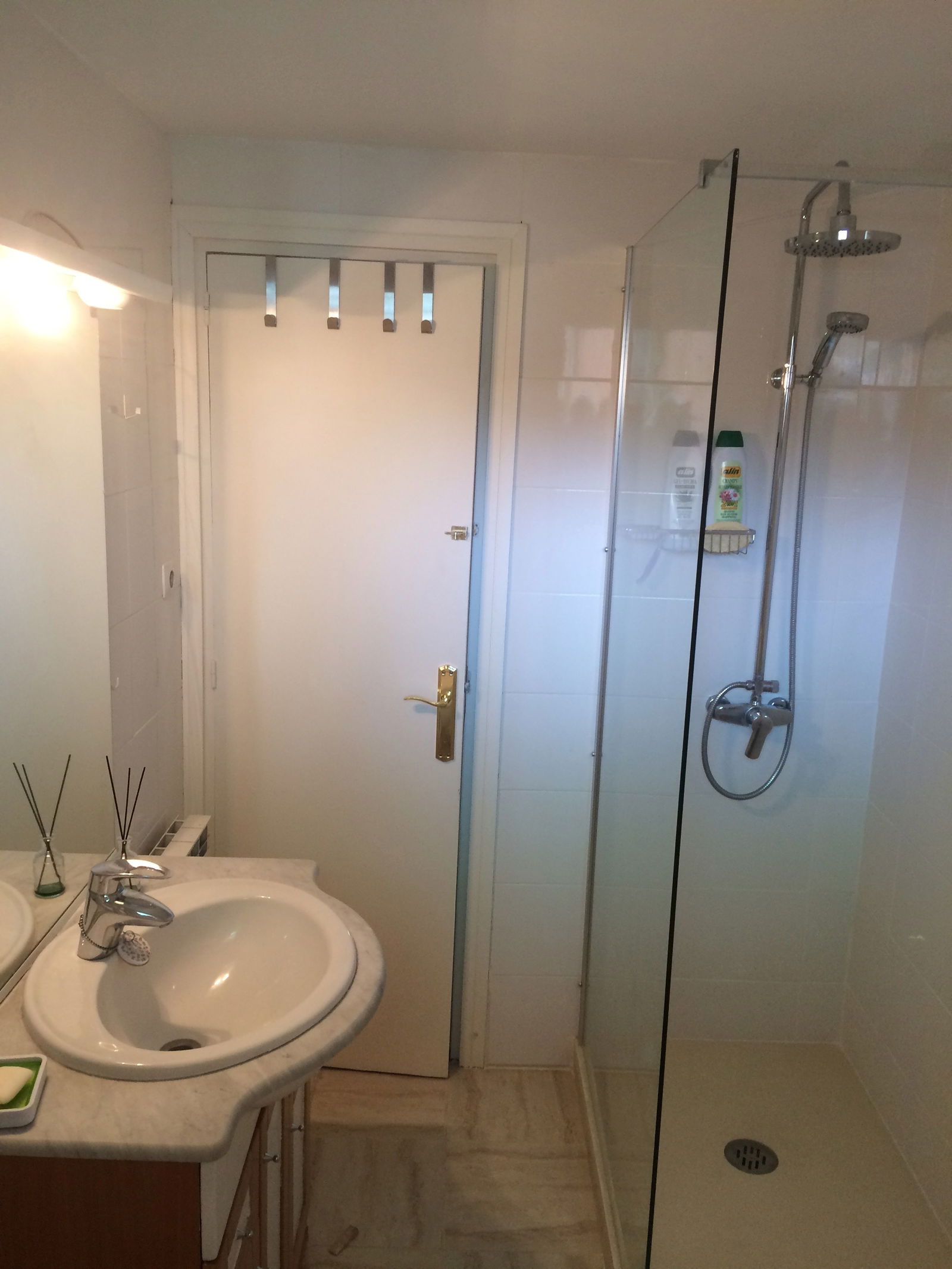 Gaascht Zëmmeren Madrid 322054