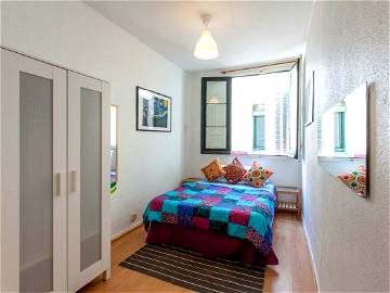 Roomlala | Habitación Con Mucha Luz En Céntrico Apartamento Atrás Plaza