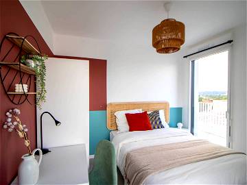 Roomlala | Habitación De 10 M² Con Terraza Cerca De Lyon - LYO50