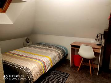 Roomlala | Habitación De 24 M² Con Aseo Privado, Baño Y Vestidor