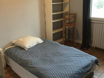 Roomlala | Habitación De Estudiante