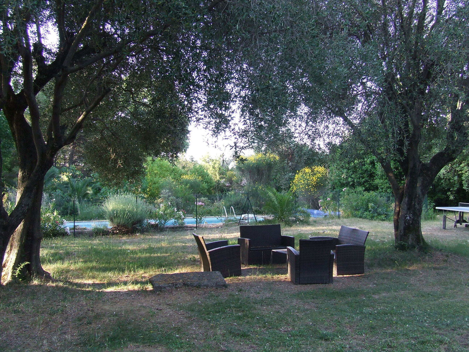 Habitaciones De Huéspedes Le Rouret 84685