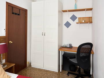 Chambre chez l'habitant à louer à Barcelona - photo 3 : chambre-3