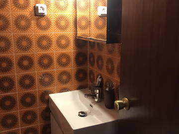 Chambre chez l'habitant à louer à Barcelona - photo 7 : salle de bain-7