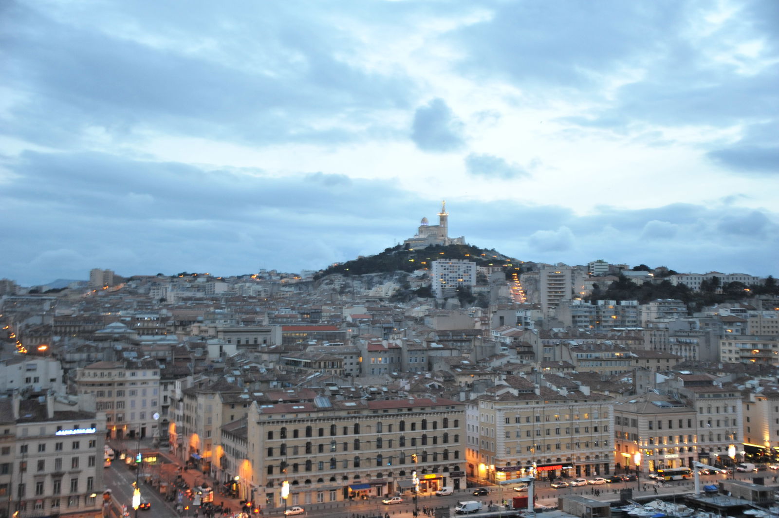 Colocación Marseille 438020