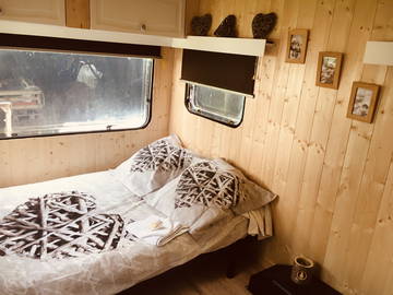 Roomlala | Habitación En Alquiler Cabaña De Madera (caravana Rediseñada)