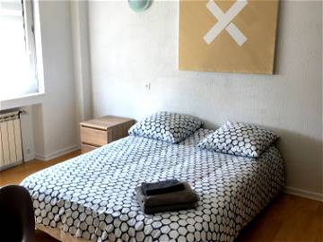 Roomlala | Habitación En Alquiler Con TV Pantalla Grande + Wifi