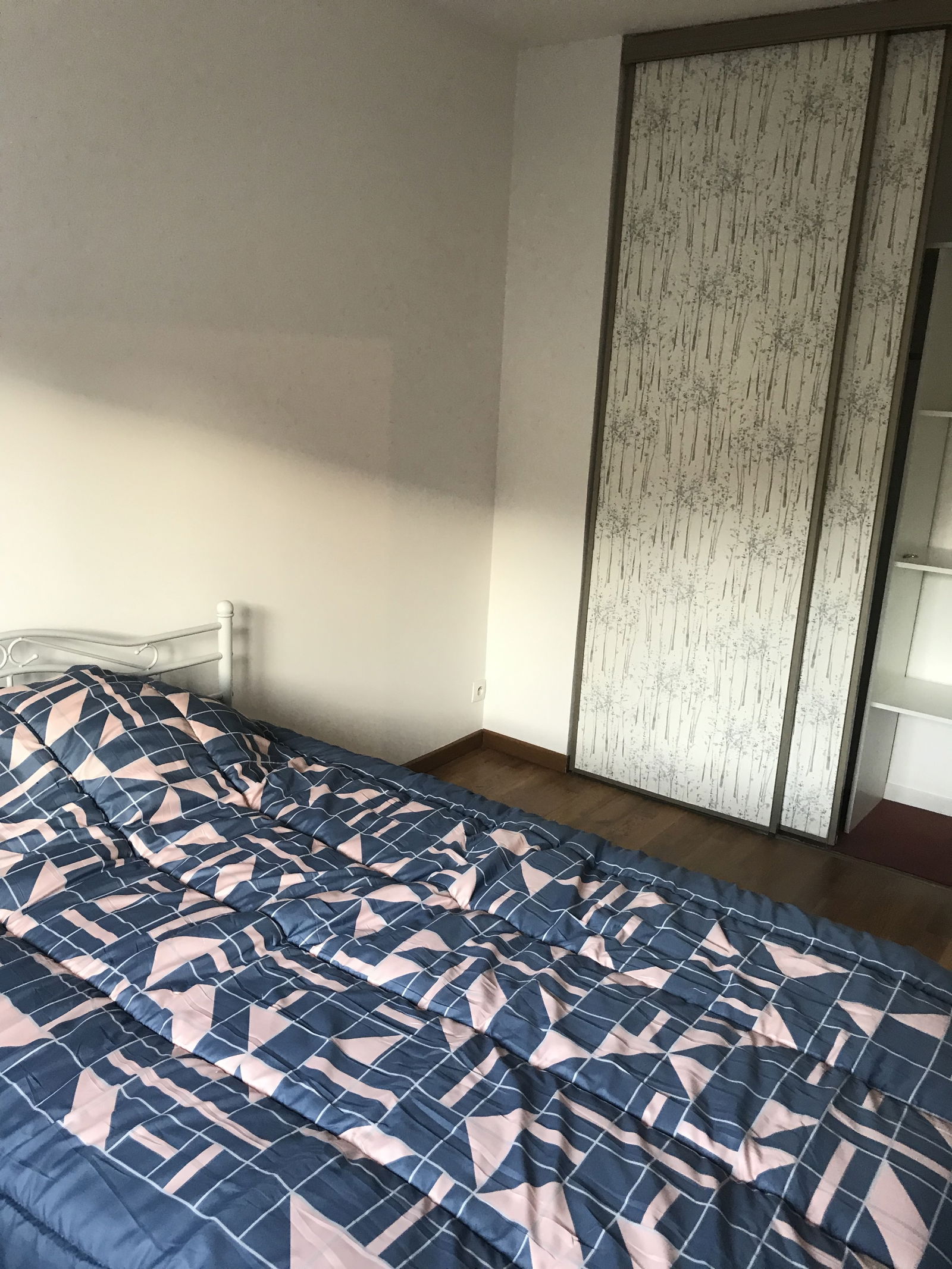 Colocación Cergy 209395