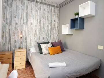 Roomlala | Habitación en el barrio de Gracia (RH3-R5)