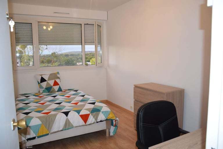 Colocación Cergy 634599