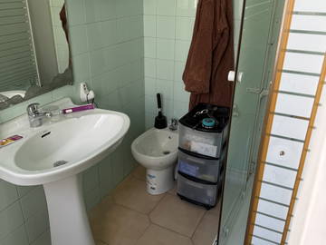 Chambre chez l'habitant à louer à Madrid - photo 1 : salle de bain-1