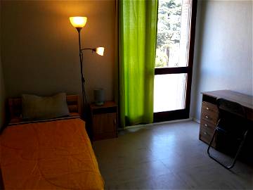 Roomlala | Habitación En Un Apartamento De 3 Dormitorios Cerca De La Estación De Matabiau