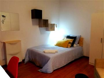 Roomlala | Habitación Exclusiva Con Terraza En Plaza Cataluña (RH15-R4)