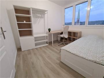 Roomlala | Habitación ideal en piso compartido de 2 estudiantes.