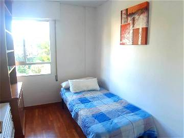 Roomlala | Habitación Individual En La Plaza Puerta Nueva