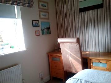 Roomlala | Habitación Individual Muy Buen Tamaño Cerca De Newbury