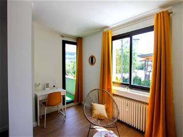 Roomlala | Habitación "LA SUITE" En Roommate Premium En Annemasse