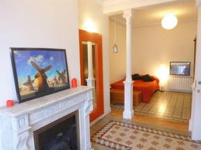 Sehr großes Zimmer mit Balkon hinter der Plaza Mayor