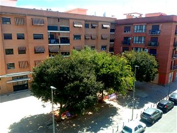 Roomlala | Habitación panorámica en Torrent al lado de la ciudad de Valencia.