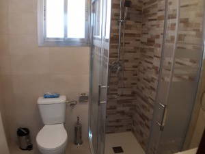 Chambre chez l'habitant à louer à Madrid - photo 21 : salle de bain-21