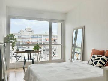 Roomlala | Habitación tranquila con balcón privado y vista a 50m del metro.