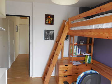 Roomlala | Habitación tranquila con lugareños en una casa.