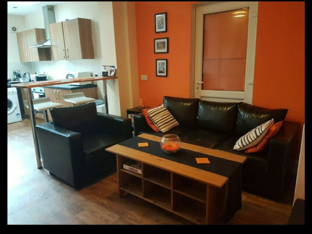 Quedarse En Casa Newcastle upon Tyne 250832
