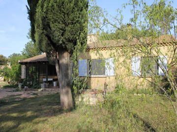 Roomlala | Habitaciones En El Campo, Tranquilas, Cerca De Avignon