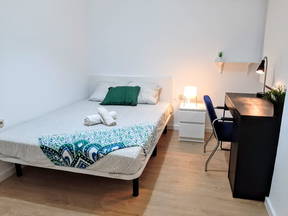 Neue Zimmer An Einem Idealen Ort, Nur Wenige Meter Vom Bahnhof Und D